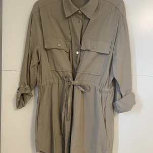 Greygreen skjorta - Knappt använd, i bra skick.