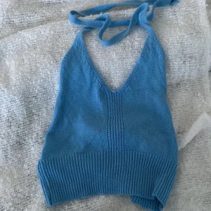 Blå topp - TRYCK INTE PÅ KÖP NU en blå härlig topp till sommaren!  Kom privat för fler bilder 