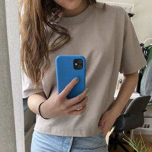 MQ t-shirt - Har aldrig använt utom på bilden. Hör av er vid fler bilder om ni är intresserade 