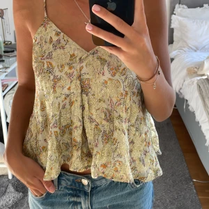 Zara Topp - Superbra skick