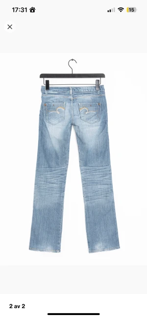 Lågmidjade jeans - Säljer dessa as snygga jeansen som tyvärr var för små för mig. Storlek 27 och är bootcut. 