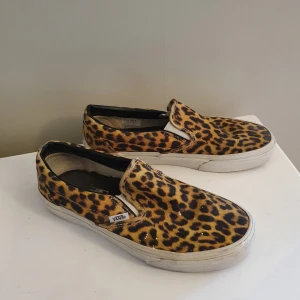 Vans leopard skor - 🌸Säljer mina leopard Vans skor i storlek 39                                                                                                                    🌸Köparen står för frakten