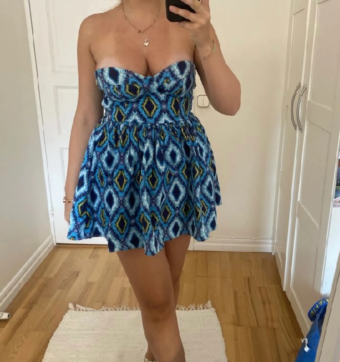 Mönstrad klänning - 90