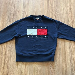 Tommy Hilfiger sweater - nyskick passar som medium