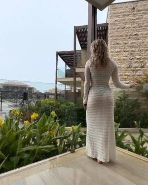 Strandklänning - Endast använd en gång! Inga defekter! Som ny. Storlek S Köpt på bik bok för 600kr