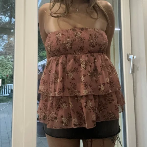 Mini kjol - Söt kjol som jag använt som topp från ICHI köpt för 699kr förra sommarn💕