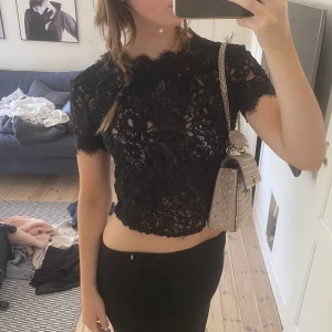 Spetstopp från zara  - Säljer nu denna snygga spets topp från zara 