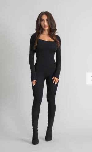 Bodssy Melinda Jumpsuit - Helt oanvänd super populära Melinda Jumpsuit från Bodssy. 