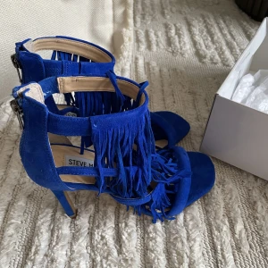Steve Madden Klackar - Helt nya klackar från Steve Madden.  Storlek 37.  Klackhöjd: 8cm   Aldrig använda, endast testade inomhus.   Säljs i originallåda 💙 
