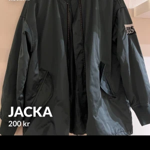 Jacka - Jacka köpt på Monki. Köparen står för frakt, 