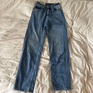 90s baggy jeans - Blå jeans i 90 tals baggy modell 💙 fint skick!!