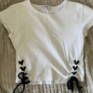 Topp - En vit gullig topp som passar till allt 