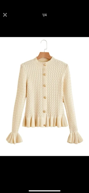 Long sleeve knitwear gold buttons  - Gold buttons 