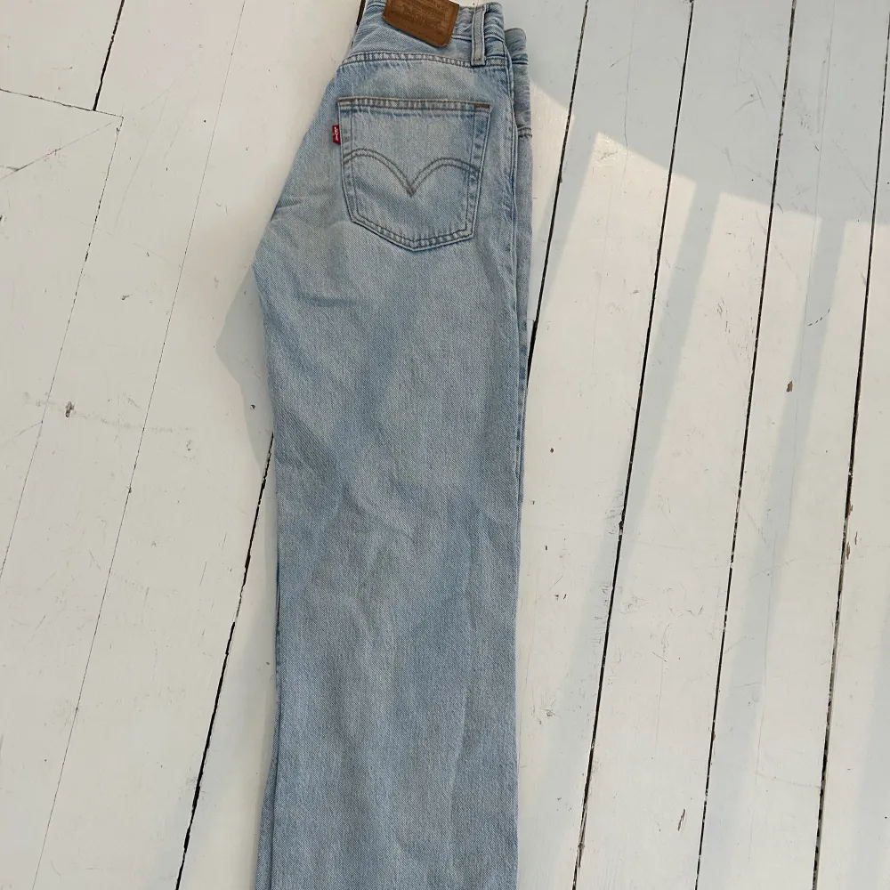 Levis jeans i storlek 23💕. Jeans & Byxor.