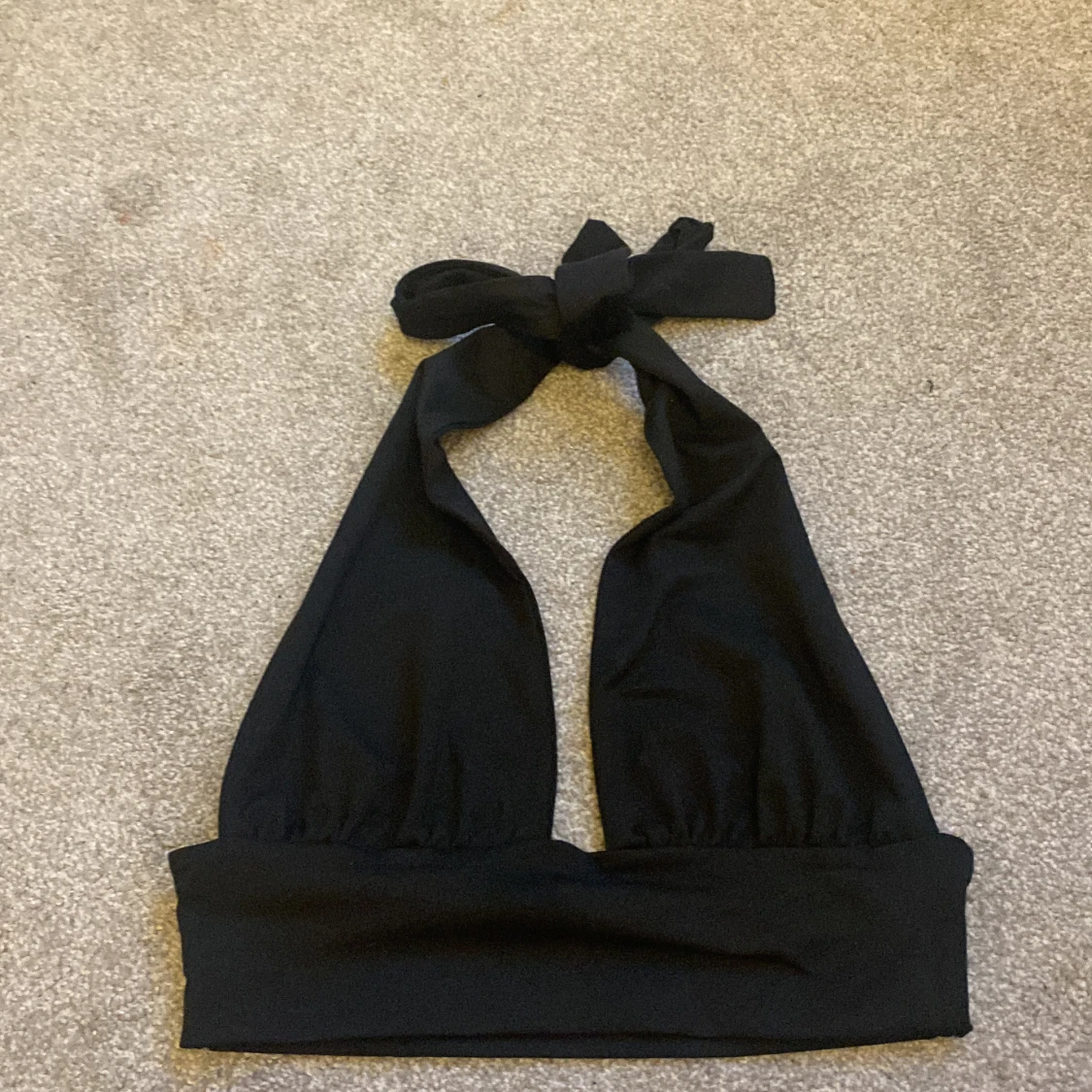 Halterneck svart topp❣️❣️