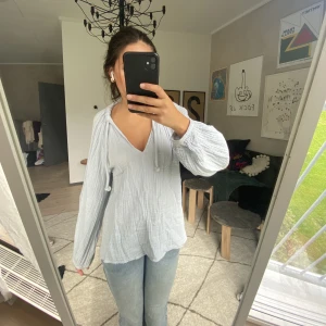 tröja - skön långärmad tröja från hm! Kolla min profil har lagt upp massa nytt!!