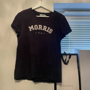 Morris tröja - Säljer denna fina t-shirt från morris🤍