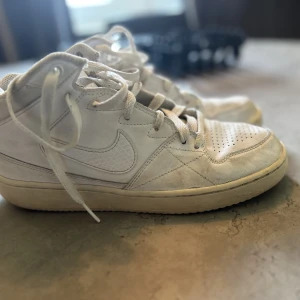 Nike - Behöver en tvätt men de är inte använda många gånger 