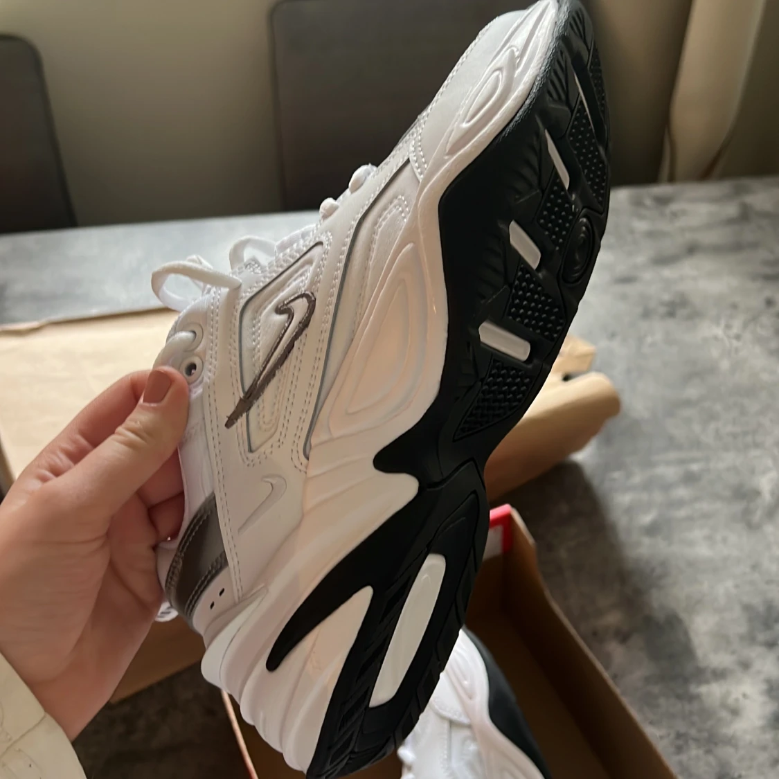 Vita Nike M2K tekno till salu  - 90