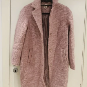 Kappa h&m - Kappa från H&M som säljs då den aldrig används.  Storlek: 34 Pris: 70