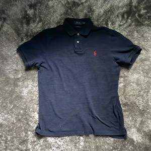 Polo Ralph Lauren piké  - Säljer min polo piké för att den inte kommer till användning längre, nypris 795kr på boozt, skick 8/10 pris kan diskuteras vid snabb affär 