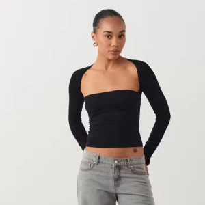 Topp - Säljer denna populära soft touch topp från gina då jag köpte fel storlek. Helt nyskick använd 1 gång. Skriv för egna bilder ❤