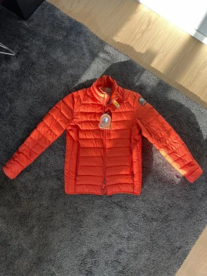 Parajumpers Ugo  - Köpt på Seaworld. 9/10 i skick. Tagg kvar.