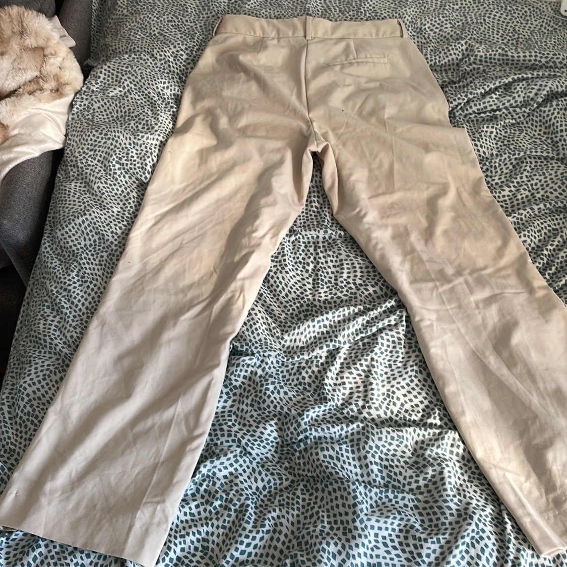 Kostymbyxor beiga  - 90
