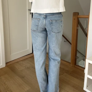 Lågmidjade jeans - Snygga lågmidjade jeans från Subdued. 