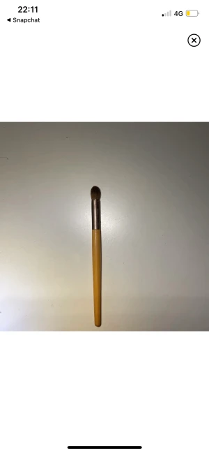 Concealer borste  - Kan användas till concealer, high lighter och ögonskugga❤️ samt näs countour osv💕