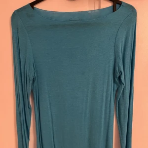 Intimissimi tröja  - Säljer min fina intimissimi tröja i Kashmir , endast använd en gång, mer turkos i verkligheten 