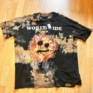 Oversized T-shirt  - Oanvänd oversized T-shirt condition 10/10 strlk M