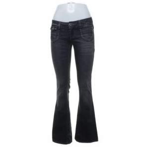 Jätte fina jeans från Only, Ny köpta från sellpy❤️ skriv om ni vill ha fler bilder