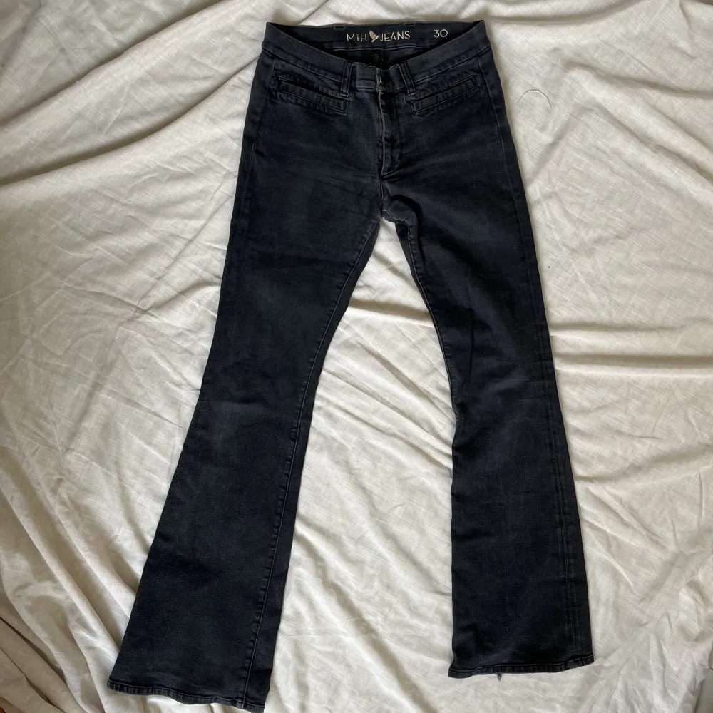 Low waisted Bootcut M.i.h jeans . Jeans & Byxor.