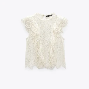 Slutsåld zara tröja  - Jag säljer nu min slutsålda tröja från zara då den inte kommer till andvändning tyvär. Den är helt ny och aldrig andvänd💗kan tänka mig gå ner i pris vid snab affärer  