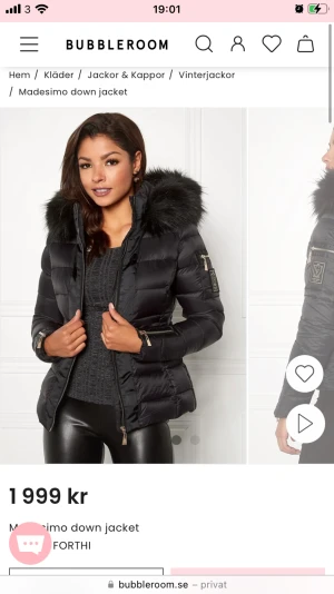 Vinter jacka - En aldrig använd Chiara Forthi Milano jacka till säljes då jag aldrig använt denna. Köptes när jag var mindre och gillade inte pälsen så tog bort den. Detta går dock att köpas med på bubbleroom för 200kr. Nypris : 2000kr  Storlek: M passar S också