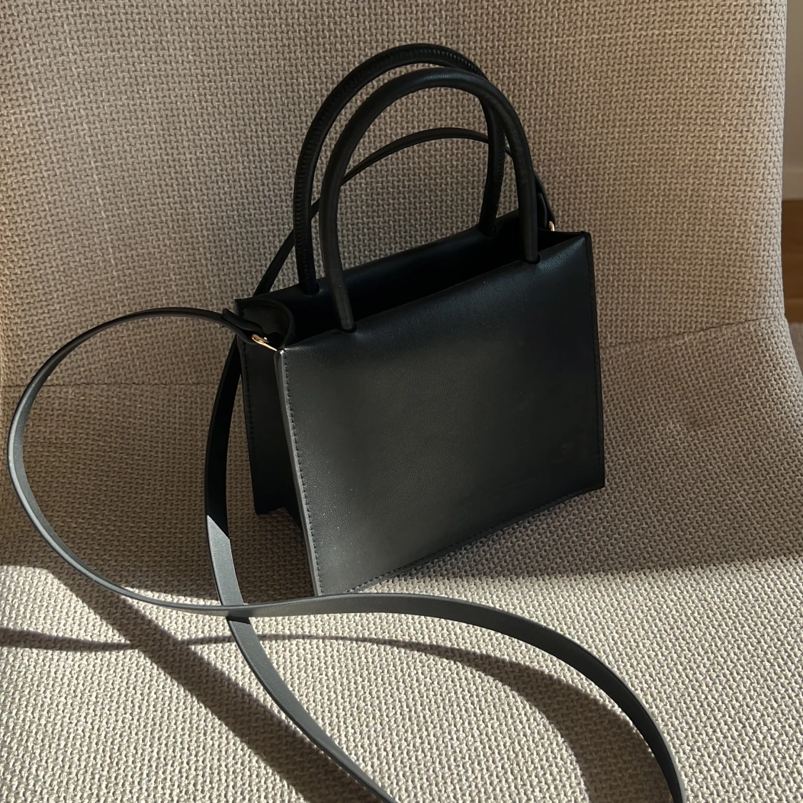 Liten svart väska  - 90