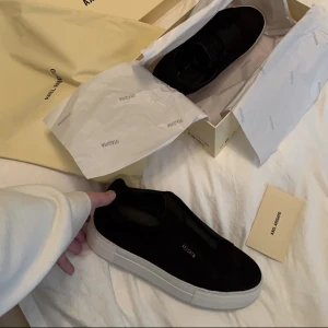 Arigato skor  - Inte så himla använda då dem var Diskuterar gärna pris om ni har några förslag ,rätt obekväma och Inge riktigt passade min fottyp , men jättesnygga , gör alla outfits 