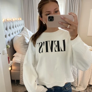 Sweatshirt  - Jätteskön sweatshirt från Levis 