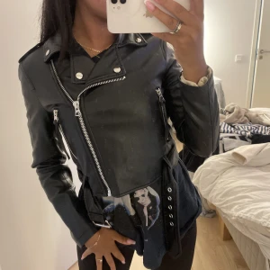 Skinnjacka  - Storlek Xs! 