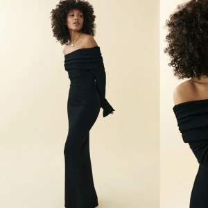 Söker Gina Offshoulder klänning  - Söker stl, xxs/xs/s