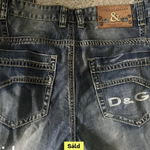 Lågmidjade jeans  - Säljer dessa lågmidjade jeans jag köpte nyligen på plick (lånade bilder, INTE SÅLDA), då de inte riktigt passade mig. 💕