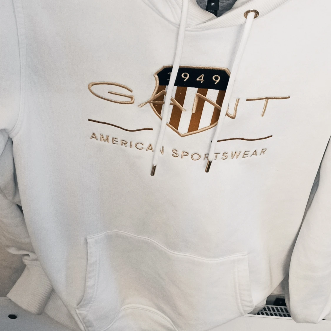 Vit Gant hoodie nytt pris 1300 plus frakt - 90