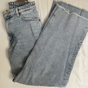 Blåa vida monki jeans  - Blåa vida monki jeans  Storlek 27  Bra längd på mig som är 163