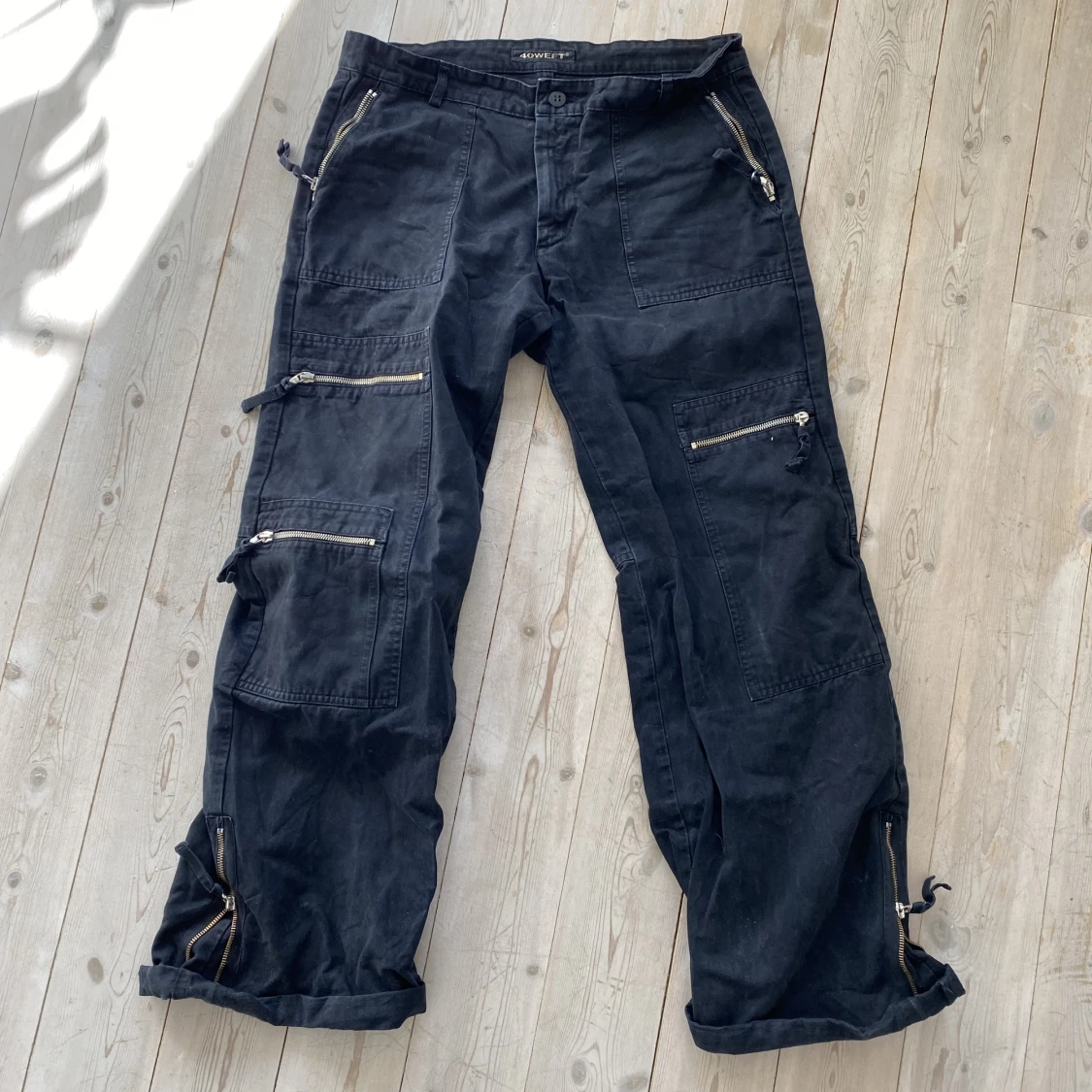 Snygga baggy straight lågmidjade byxor 