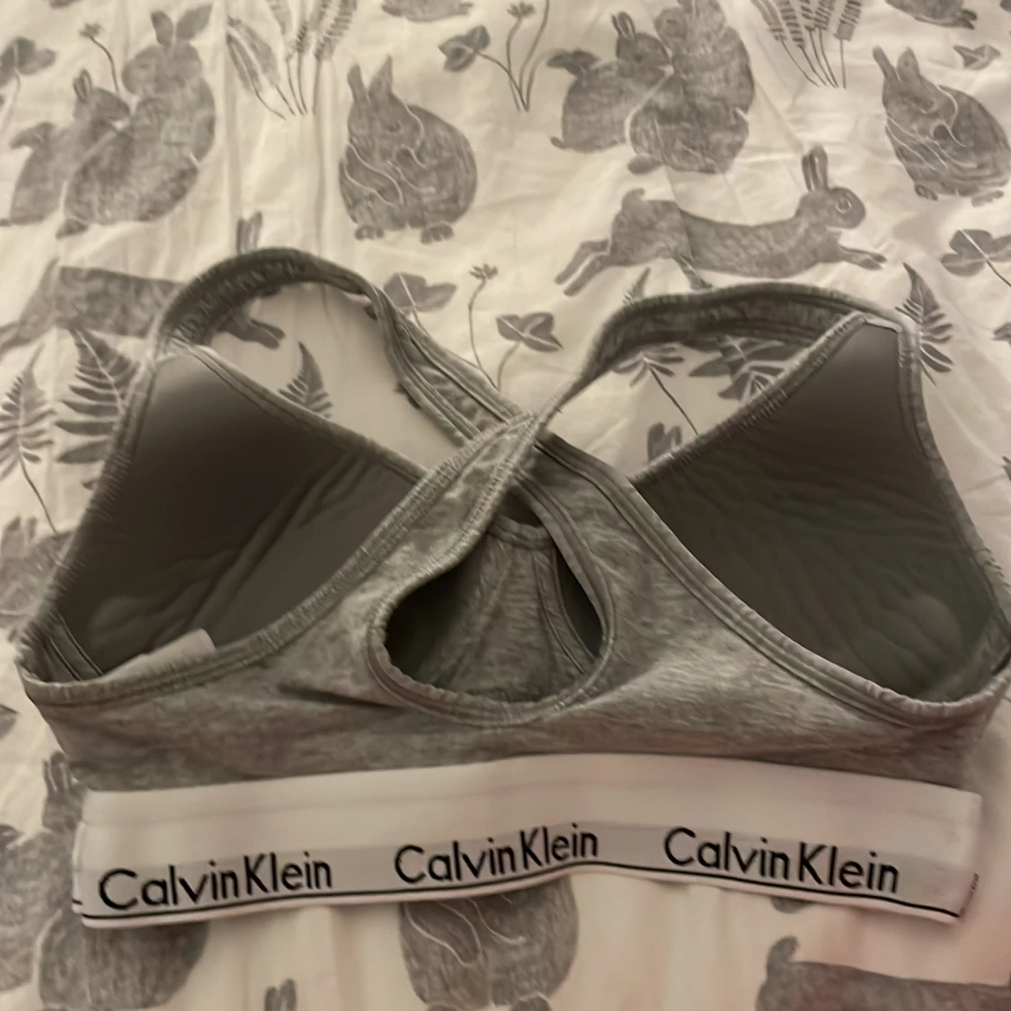 Calvin Klein  - 91