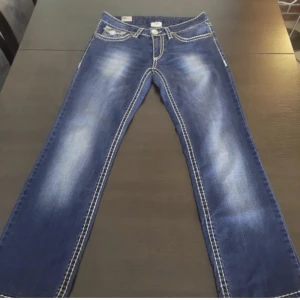 true religion jeans - jätte snygga jeans som jag köpt här på plick men som inte passa mig 