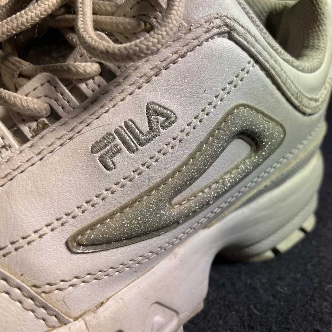 Fila skor silver glitter  - 90