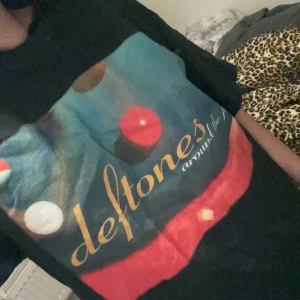 deftones tshirt - en jätte fin deftones tisha för mina deftones lovers  använd bara 1 gång💋