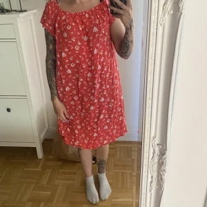 Klänning - Fin sommarklänning. 